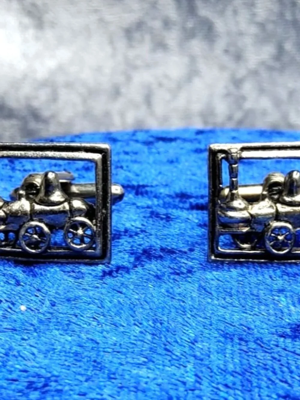 vintage mens silver tone steam engine locomotive cuff links.